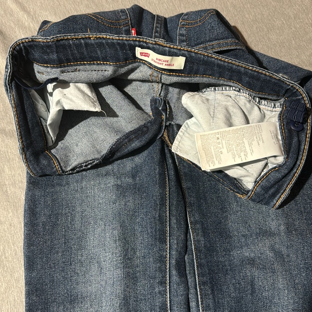Levi’s - Picture 4 of 11